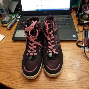 Ladies shoes sneakers